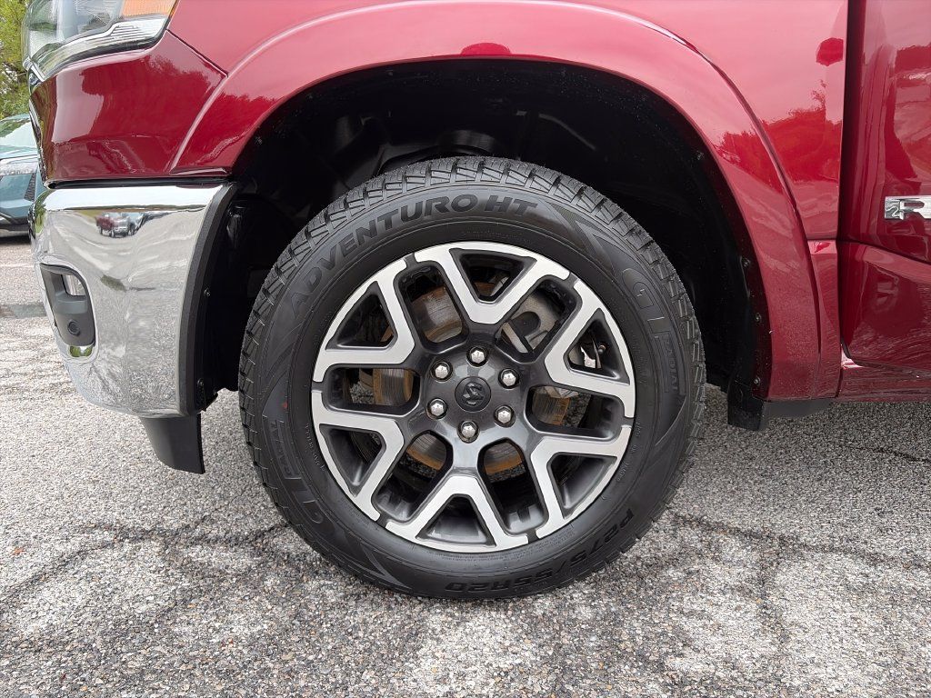 Used 2025 RAM 1500 Laramie AWD/4WD image 25