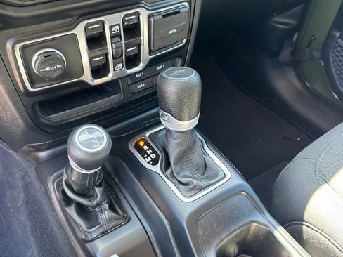 Used 2022 Jeep Gladiator Sport AWD/4WD image 26
