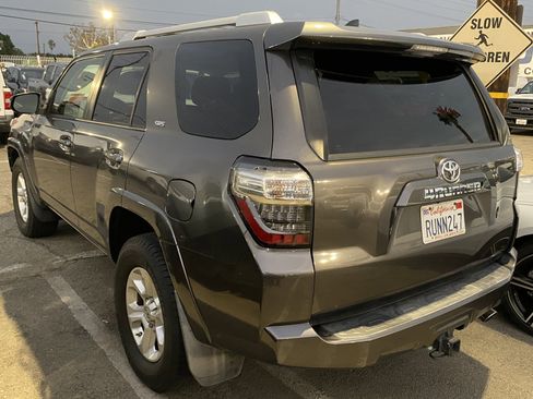Used 2016 Toyota 4Runner SR5 image 8