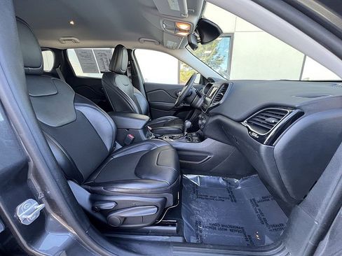 Used 2021 Jeep Cherokee Latitude Plus image 28