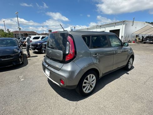 Used 2019 Kia Soul + FWD image 7