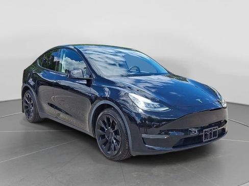 Used 2021 Tesla Model Y Long Range AWD/4WD image 1