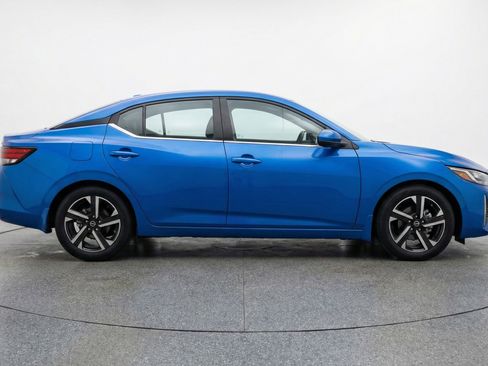 Used 2025 Nissan Sentra SV FWD image 11