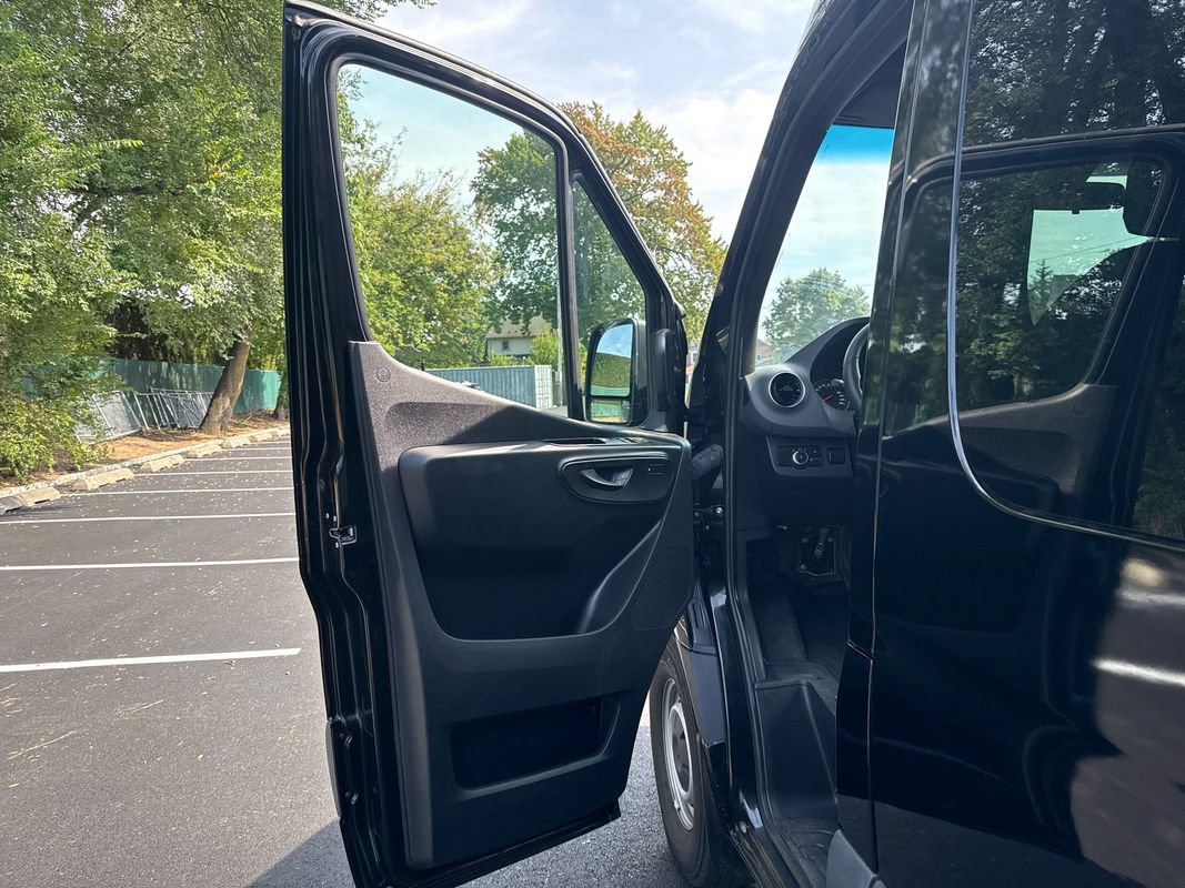 Used 2025 Mercedes-Benz Sprinter 2500 image 11