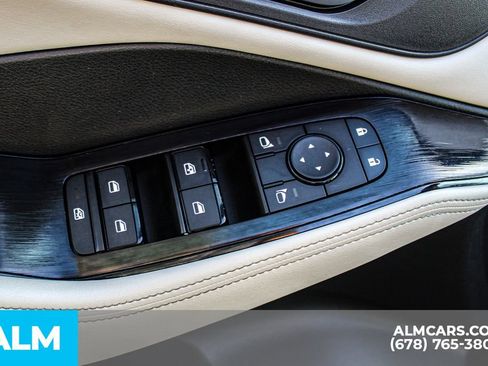 Used 2025 Nissan Rogue SV FWD image 38