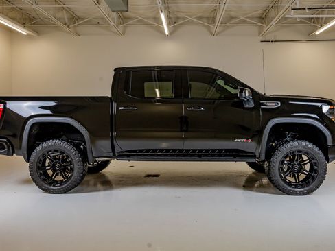 Used 2026 GMC Sierra 1500 AT4 w/ AT4 Premium Package AWD/4WD image 11