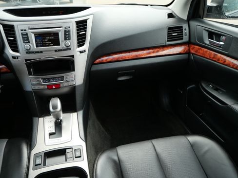Used 2012 Subaru Outback 2.5i Limited w/ Moonroof Pkg AWD/4WD image 11