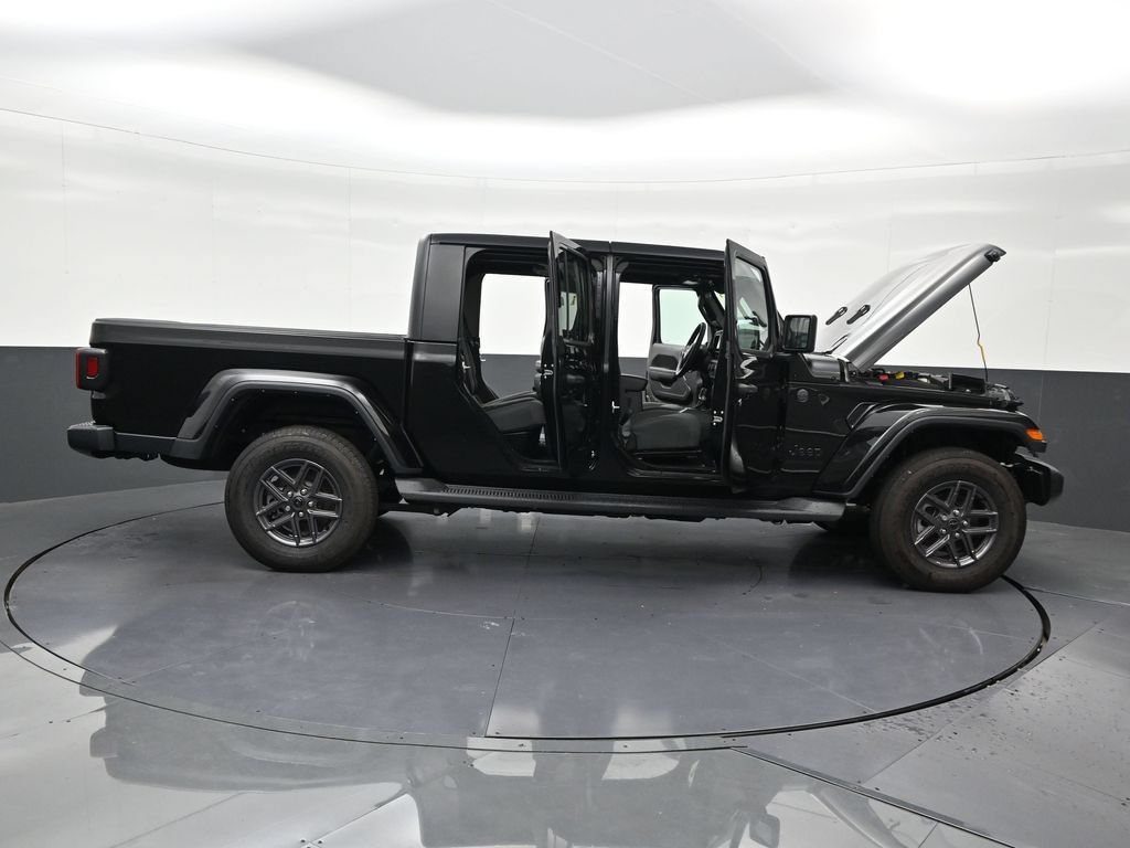 Used 2025 Jeep Gladiator Sport AWD/4WD image 31