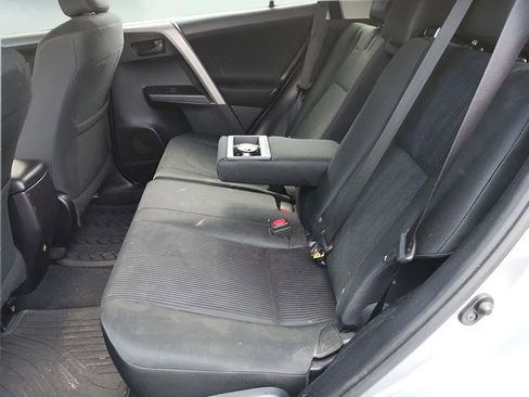 Used 2016 Toyota RAV4 LE image 4