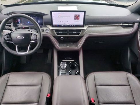 Used 2025 Ford Explorer Platinum w/ Ultimate Package AWD/4WD image 16