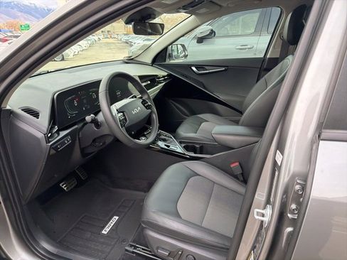 Certified 2024 Kia Niro EX Touring image 11