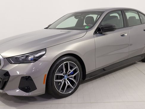 Used 2025 BMW i5 M60 image 5