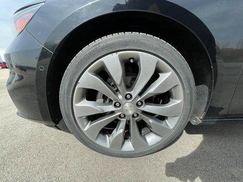 Used 2017 Chevrolet Malibu Premier w/ Premier Sun and Wheel Package FWD image 11