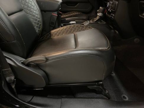 Used 2022 Jeep Wrangler Unlimited Sahara AWD/4WD image 84