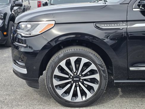Used 2023 Lincoln Navigator L Reserve image 8