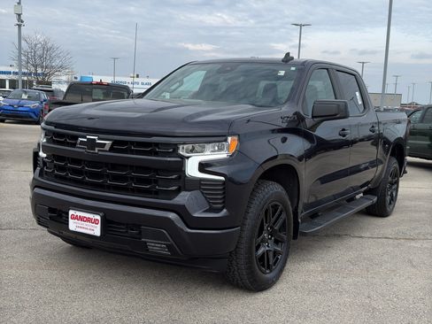 Used 2023 Chevrolet Silverado 1500 RST w/ Z71 Off-Road Package AWD/4WD image 2