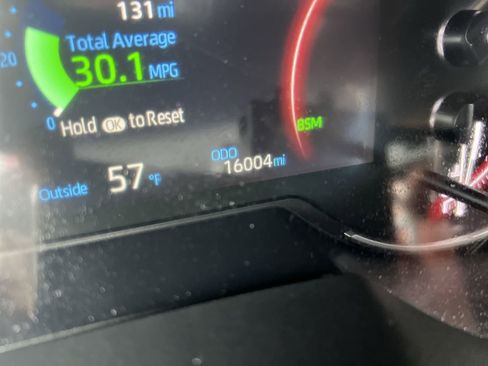 Used 2025 Toyota RAV4 XLE image 22