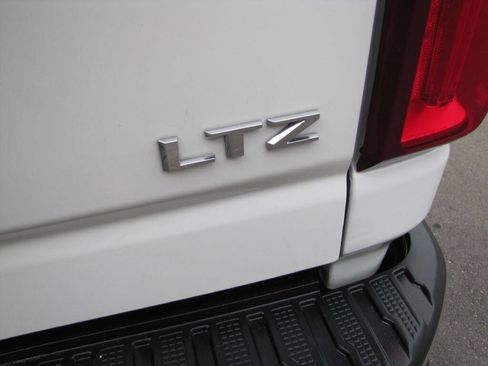 Used 2022 Chevrolet Silverado 3500 LTZ w/ LTZ Convenience Package image 31