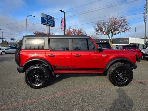 Used 2024 Ford Bronco Wildtrak image 4