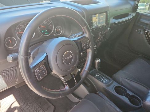 Used 2012 Jeep Wrangler Unlimited Sahara AWD/4WD image 12