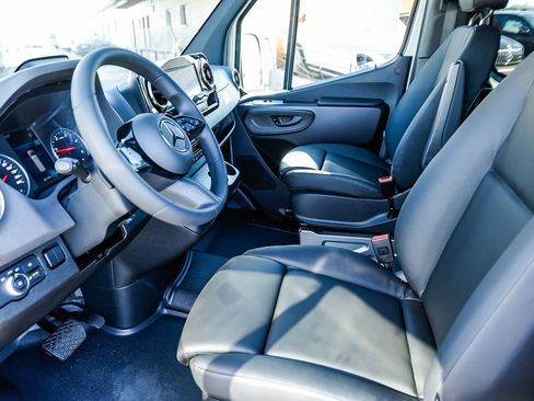 New 2025 Mercedes-Benz Sprinter 2500 image 19