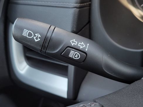 Used 2024 GMC Terrain SLT AWD/4WD image 29