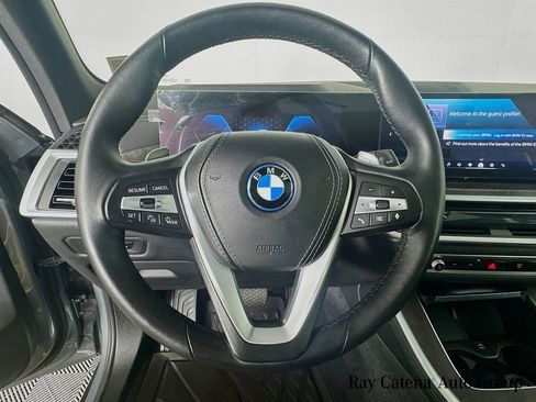 Used 2024 BMW X5 xDrive50e image 11