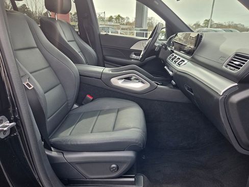 Used 2025 Mercedes-Benz GLS 450 4MATIC image 29