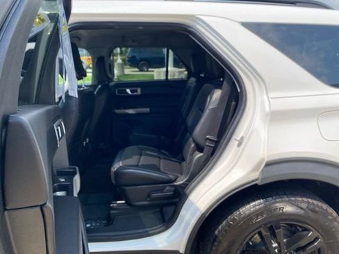 Used 2021 Ford Explorer XLT w/ Equipment Group 202A AWD/4WD image 24