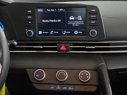 Used 2026 Hyundai Elantra SE FWD image 18