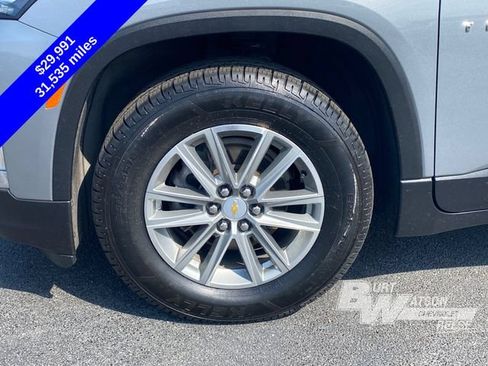 Used 2023 Chevrolet Traverse LT FWD image 15