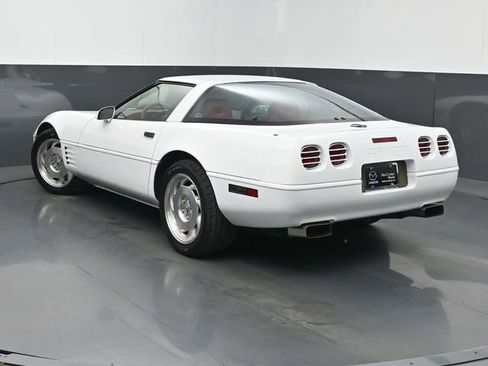 Used 1994 Chevrolet Corvette Coupe RWD image 4