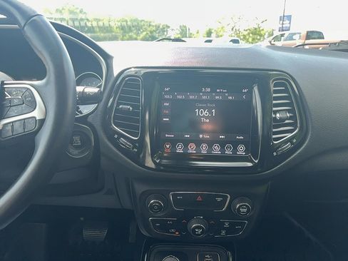 Used 2019 Jeep Compass Limited AWD/4WD image 15