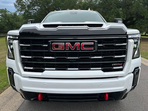 Used 2024 GMC Sierra 2500 AT4 w/ AT4 Premium Plus Package AWD/4WD image 2