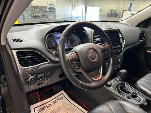 Used 2019 Jeep Cherokee Limited AWD/4WD image 23