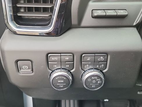 New 2026 GMC Sierra 2500 Denali w/ Denali Reserve Package image 21