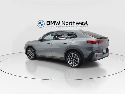 Used 2025 BMW X2 xDrive28i w/ Technology Package image 12