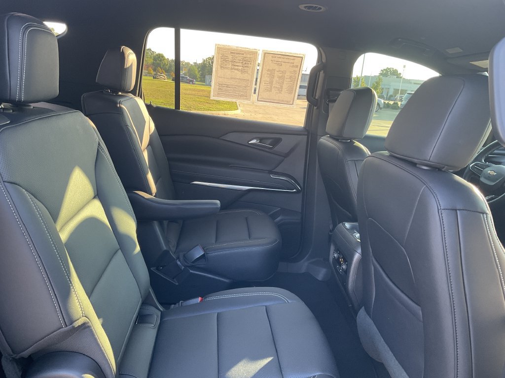 Used 2026 Chevrolet Traverse LT FWD image 18