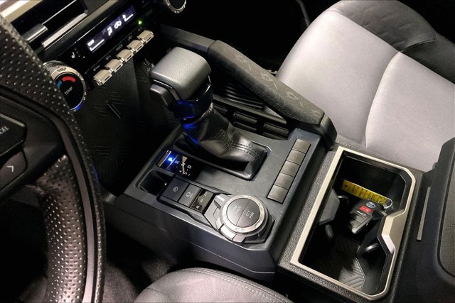 Certified 2025 Toyota Tacoma SR5 AWD/4WD image 18