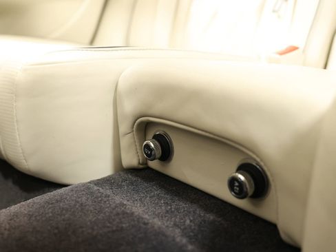 Used 2015 Bentley Flying Spur W12 image 49