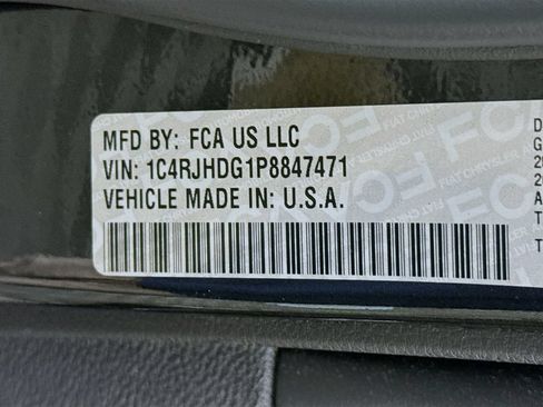 Used 2023 Jeep Grand Cherokee Overland w/ Adv Protech Group III AWD/4WD image 39
