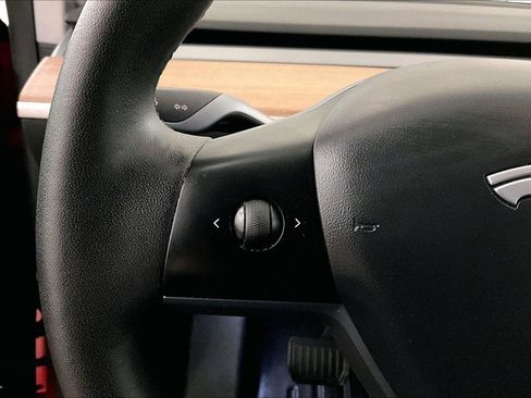 Used 2020 Tesla Model Y Long Range image 17