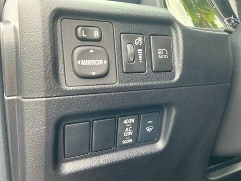 Used 2022 Toyota 4Runner SR5 Premium w/ Moonroof Package AWD/4WD image 25