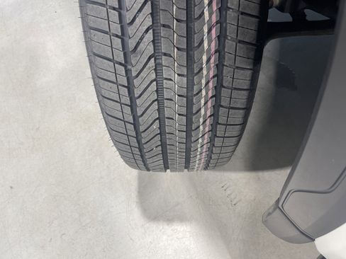 Used 2019 GMC Sierra 1500 SLT w/ SLT Premium Plus Package AWD/4WD image 11