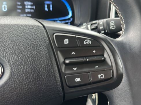 Certified 2023 Hyundai Venue SEL FWD image 27