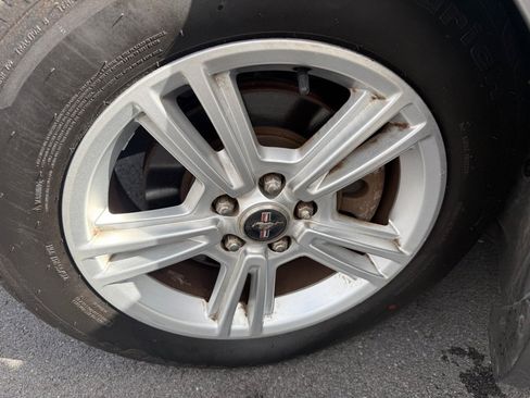 Used 2013 Ford Mustang Coupe RWD image 19