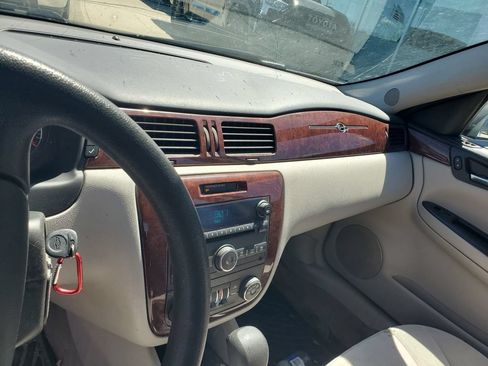 Used 2009 Chevrolet Impala LT FWD image 12