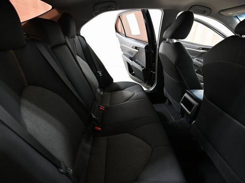 Used 2019 Toyota Camry LE image 24
