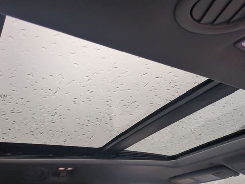 Used 2021 Ford Explorer Limited w/ Equipment Group 301A image 22