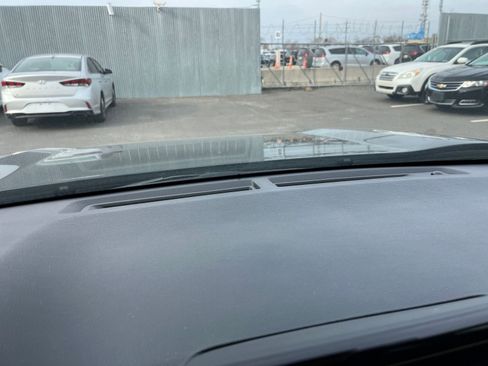 Used 2025 Toyota RAV4 XLE image 18